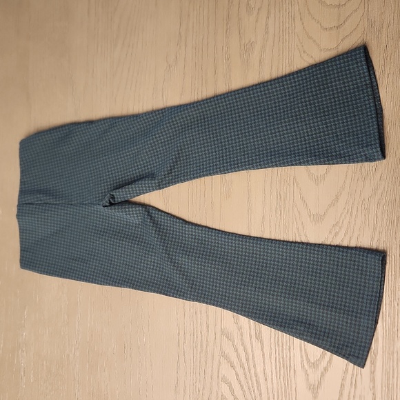 Cat & Jack girls flared leggings - Picture 2 of 3